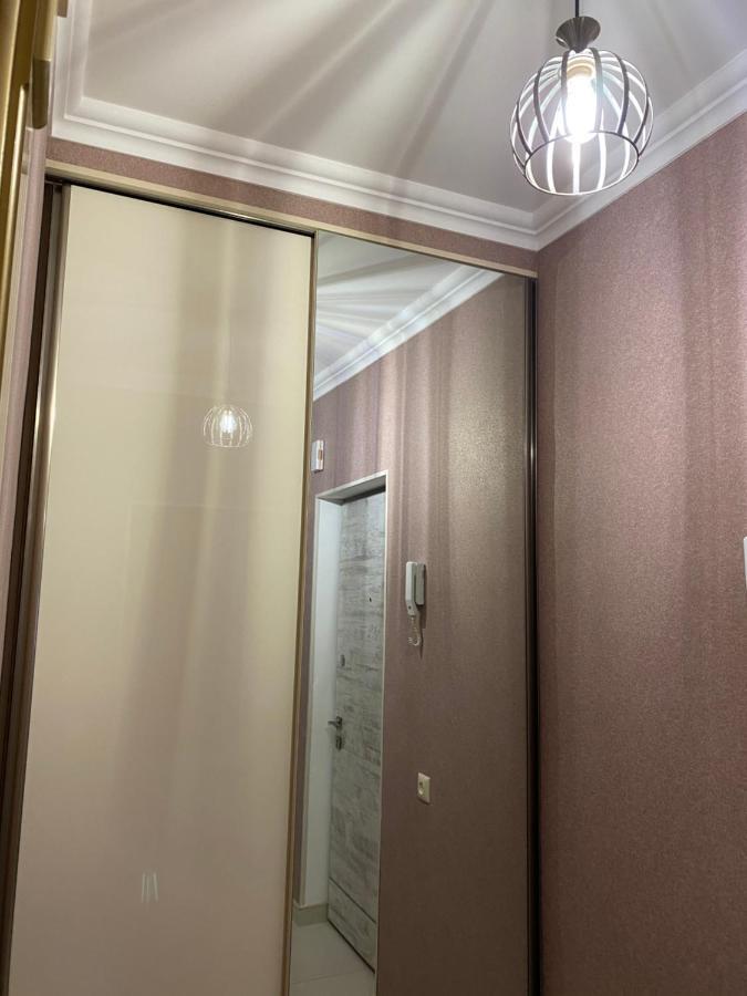 Уютная Квартира Со Всеми Удобствами Jerevan Exteriör bild